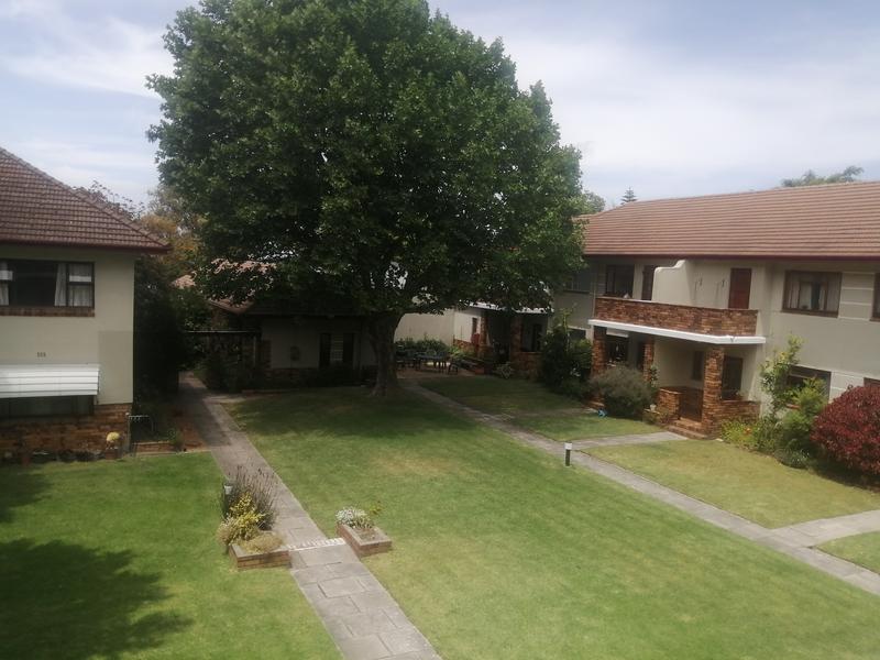 To Let 2 Bedroom Property for Rent in Kenilworth Western Cape